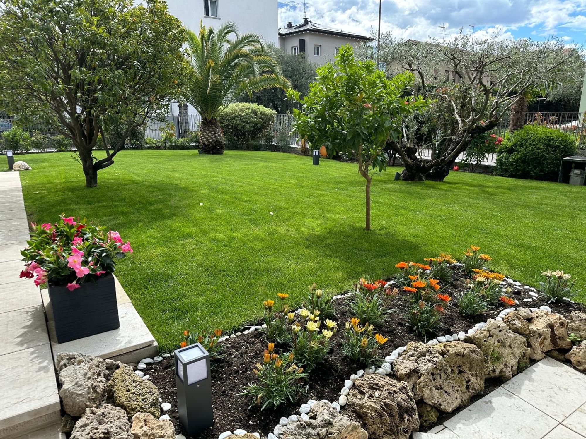 Residence Villa Dalila - Appartamento Dalila Рива дел Гарда Екстериор снимка