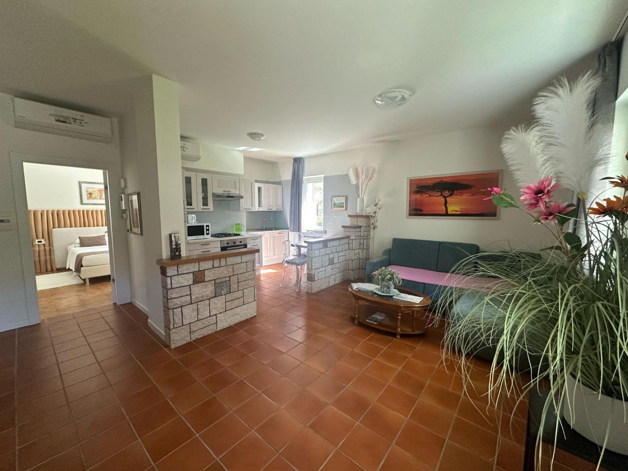 Residence Villa Dalila - Appartamento Dalila Рива дел Гарда Екстериор снимка